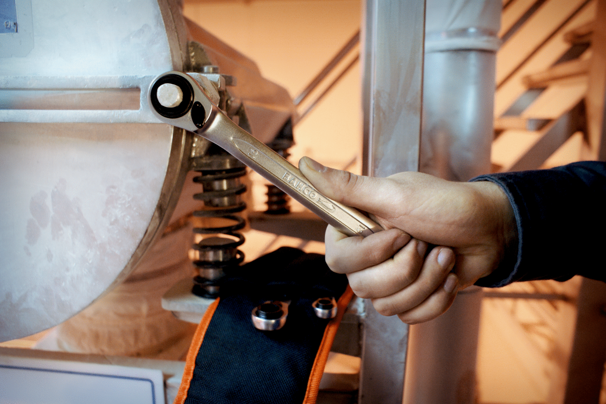 S4RM-3T_wrench_appl3.jpg S4RM-3T_wrench_appl3.jpg